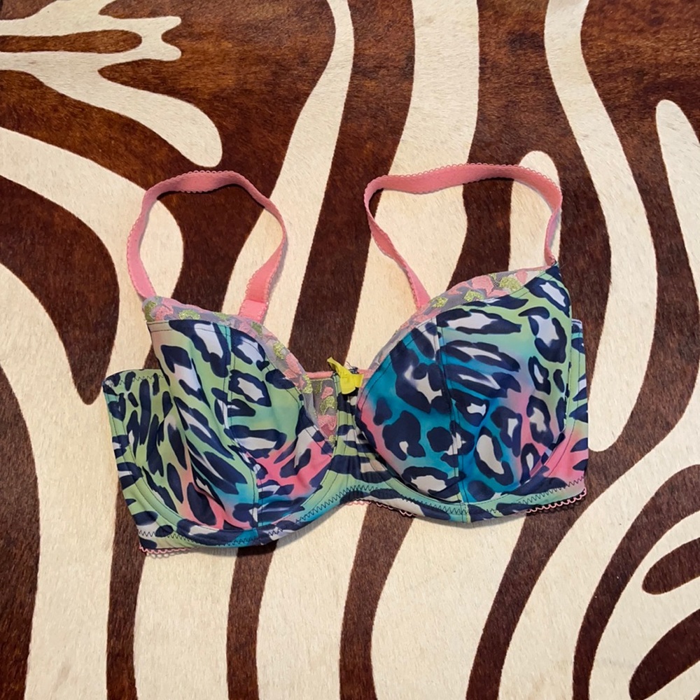Cleo multi-color leopard print bra. 32DDD. NWOT